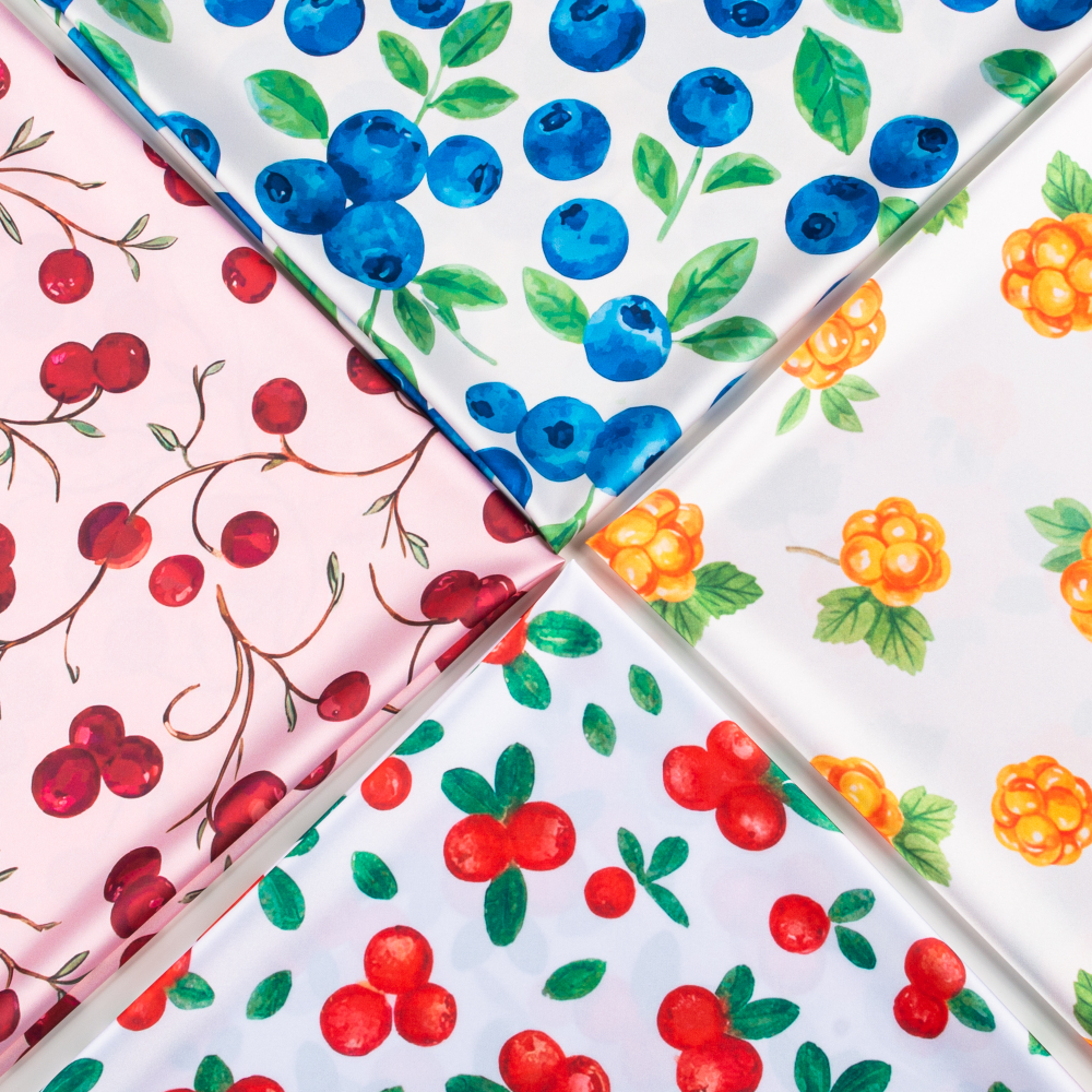 Шейный платок «Карельская морошка», 70×70 см