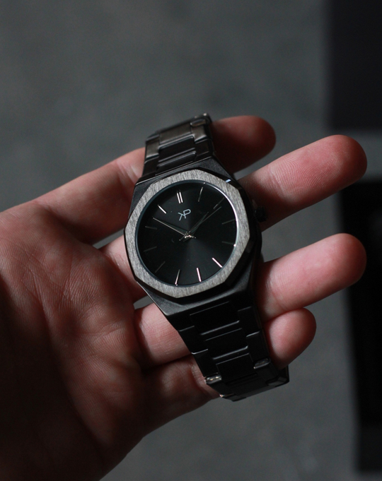 Часы наручные черные