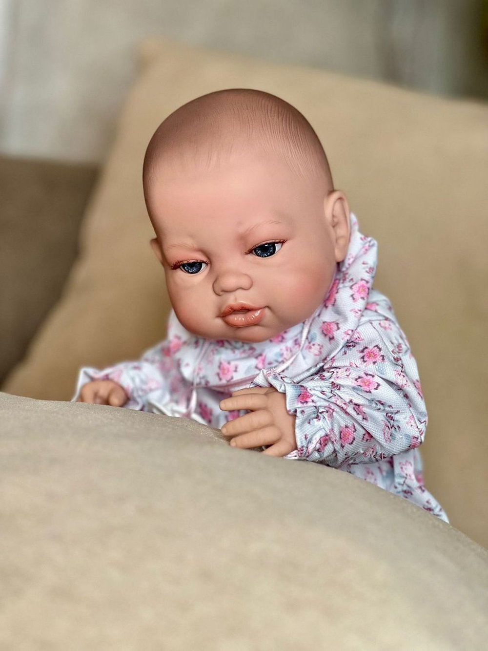 Кукла Berbesa виниловая 42см Recien Nacido с пледом (5122K)