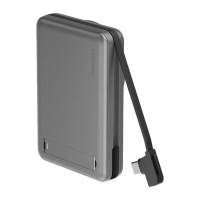 Внешний аккумулятор MagSafe с подставкой Energea MagPac Pro+ (Qi2) (10000 мА·ч) Беспроводная зарядка: Qi 15 Вт. Проводная зарядка: USB-C. Сертификация Qi2. Есть съёмный кабель USB-C, LED-индикация и поддержка PD. Энергоёмкость — 38,5 Вт·ч. Максимальная вы