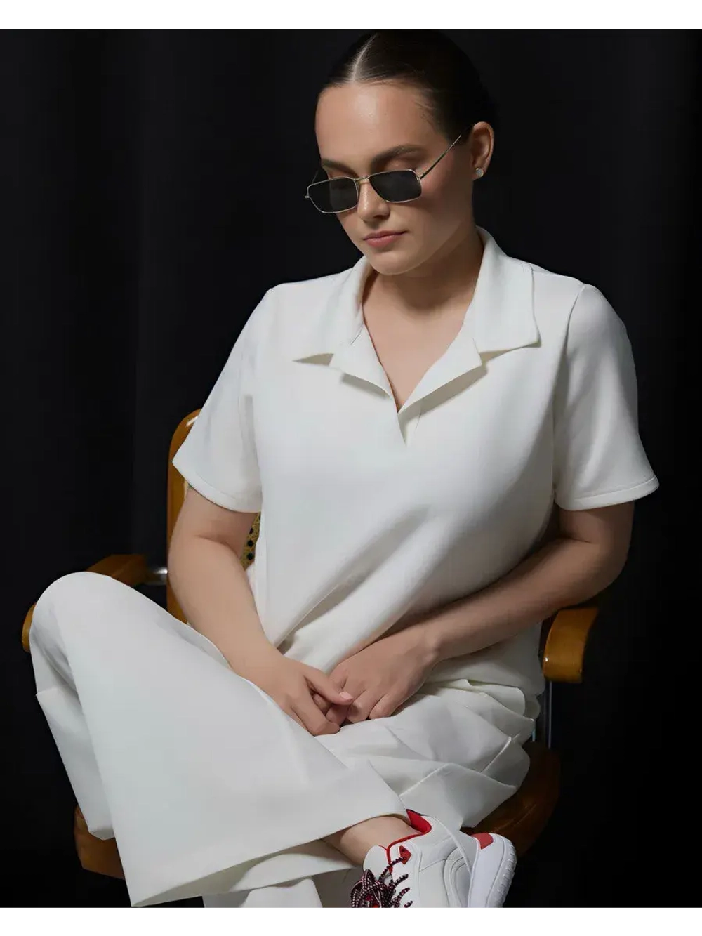 Футболка поло из вискозы праздничная