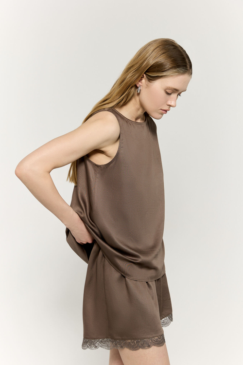 Шорты с кружевом