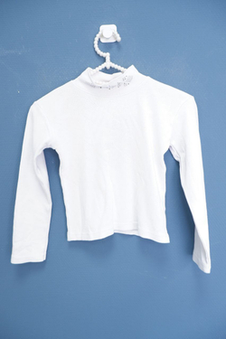 Водолазка со стразами на 7 лет