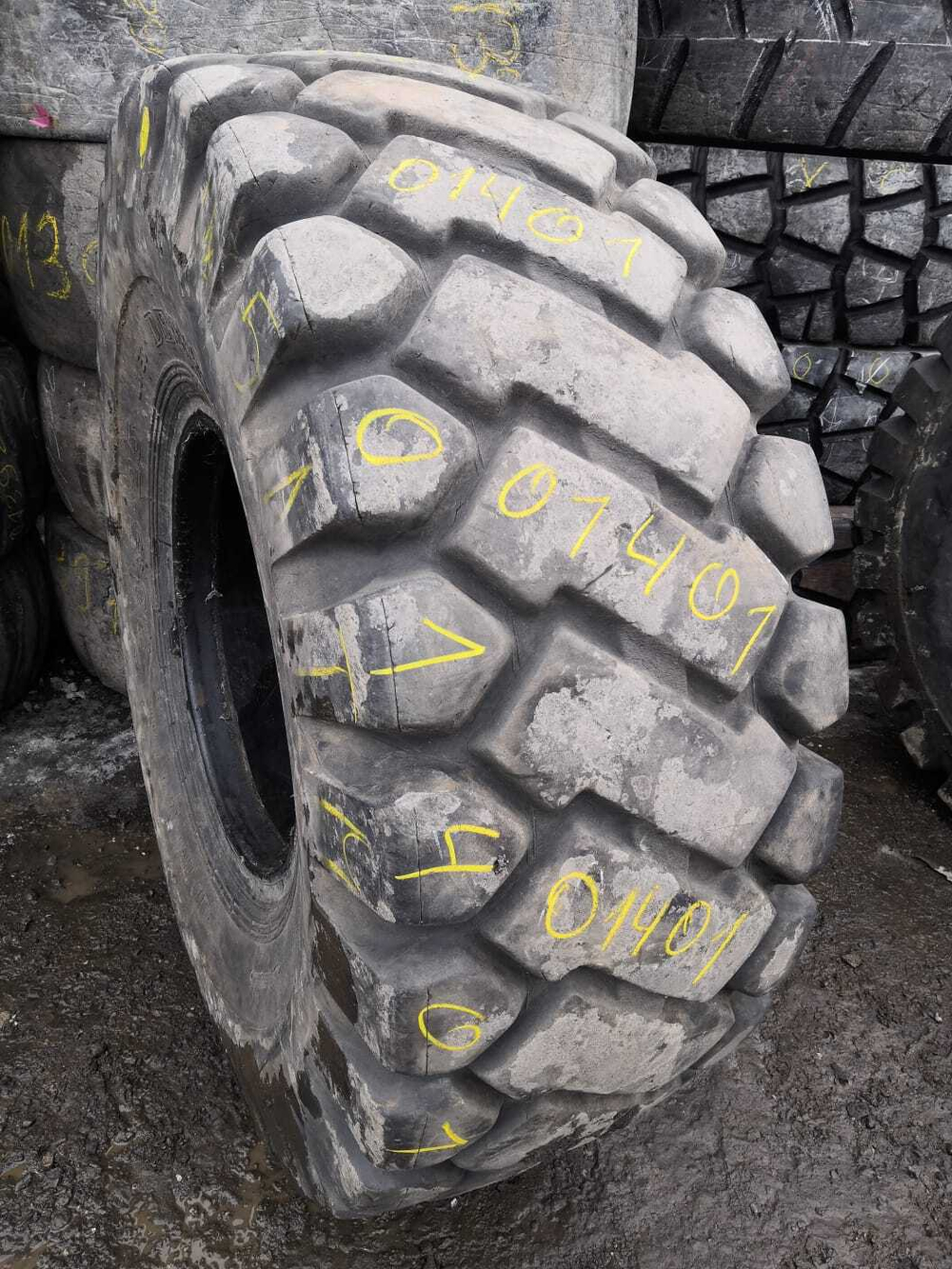 23.5-25 Deestone DE-3 шина б/у