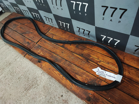 Уплотнитель багажника Hyundai Tucson 4 (NX4) 20-нв Б/У Оригинал 81761N7000