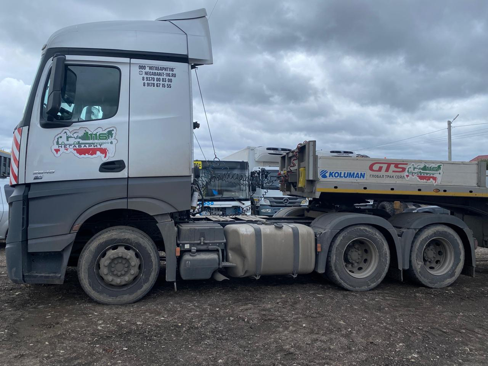 Mercedes-Benz Actros 6x4 Седельный тягач 2648 LS (Дизельный, 12,8 л, 476 л.с., АТ)