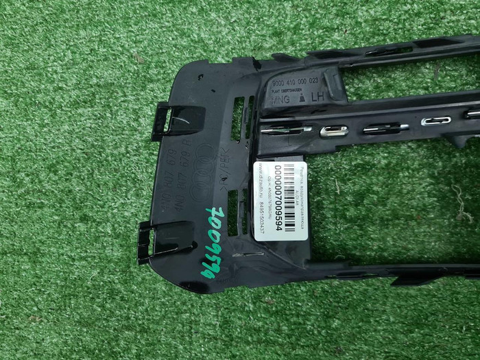 Решетка переднего бампера левая Audi A8 4 D5 17-22