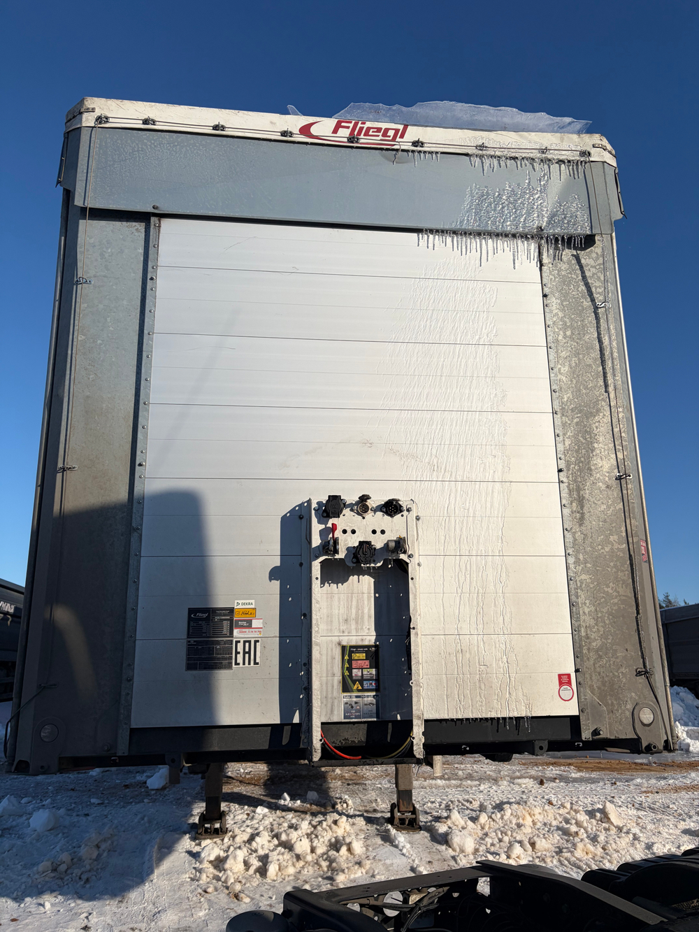 Fliegl SDS* Полуприцеп Шторный/Бортовой SDS 350 (Шторный)