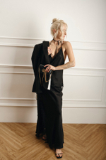 Юбка с разрезом и кружевом