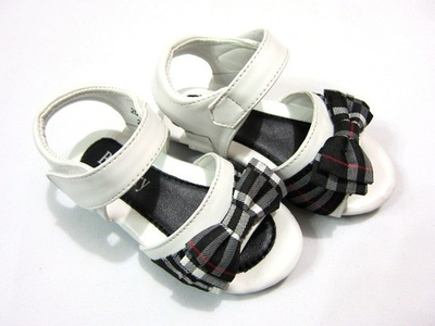 Сандалии детские из гладкой кожи с бантом в клетку