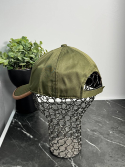 Бейсболка Prada