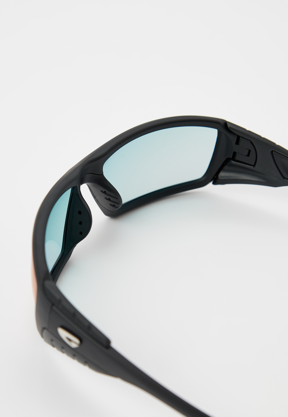 Спортивные очки GOG Ellbrus / Matt Black / Photochromic Red Lens