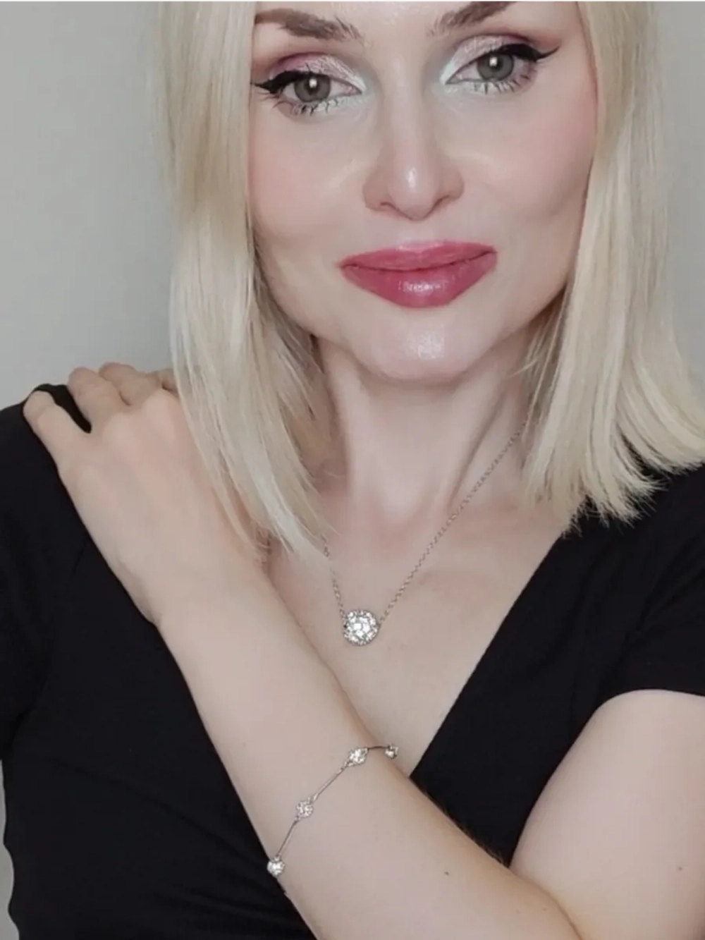 Кулон Серебряный шарик с кристаллами Swarovski