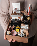 Подарочный набор сладостей в закрытом деревянном ящике №2