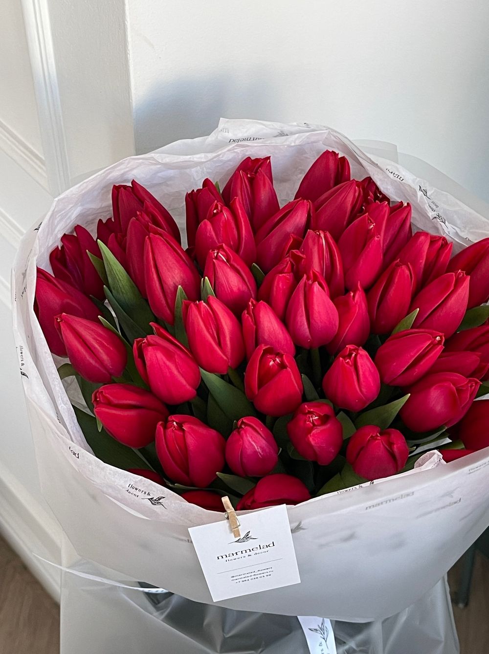 Букет из 51 красного тюльпана