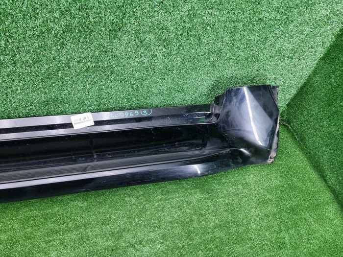 Накладка порога правая Toyota Land Cruiser 300 (2021-н.в.)