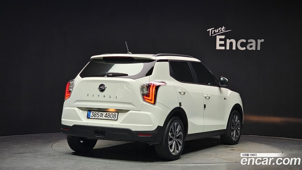 KG Mobility (Ssangyong) Very New Tivoli Бензин 1.5 2WD (11.2020)