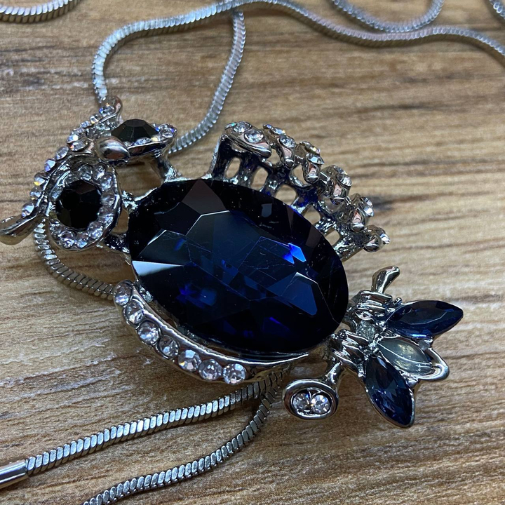 Кулон Сова кристалл цвет синий на цепочке с двумя концами жемчужинки металл серебристый