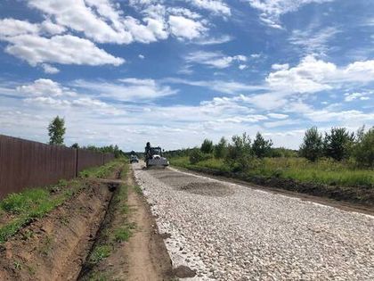 В «Романовском Парке – 2» началась отсыпка дорог вторым слоем щебня