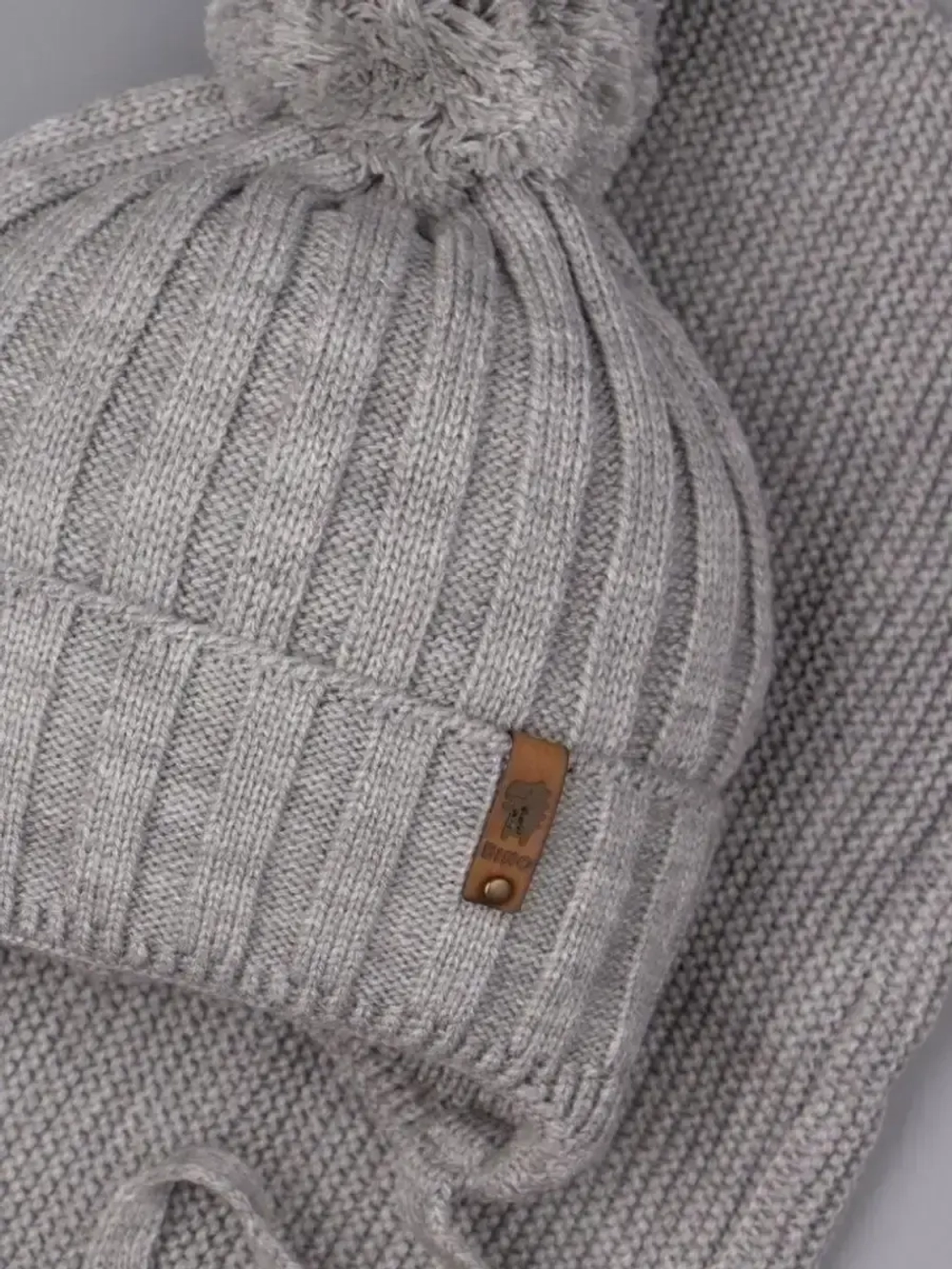 Шапка для мальчика со снудом осенняя