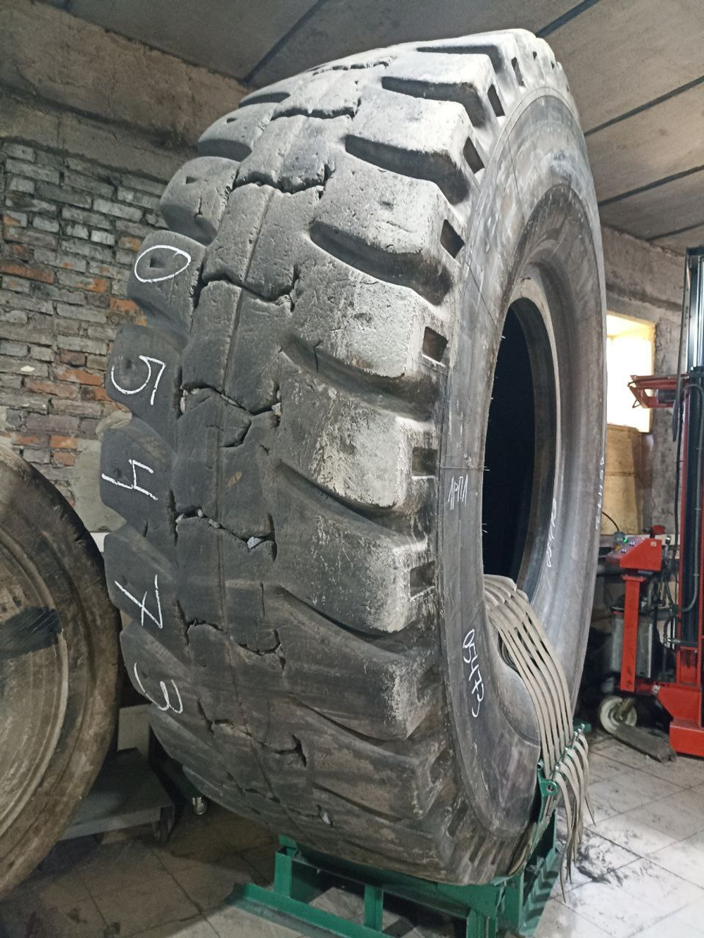 33.00R51 Michelin XDR2 шина б/у