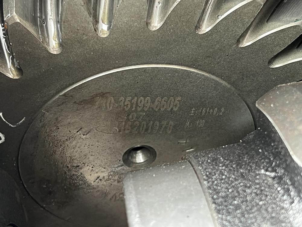 Редуктор проходного моста MCP16ZG KV180 4.77 2022г.