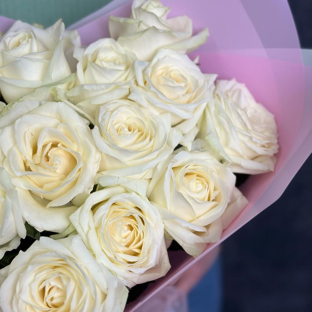 Букет из 15 белых ароматных роз