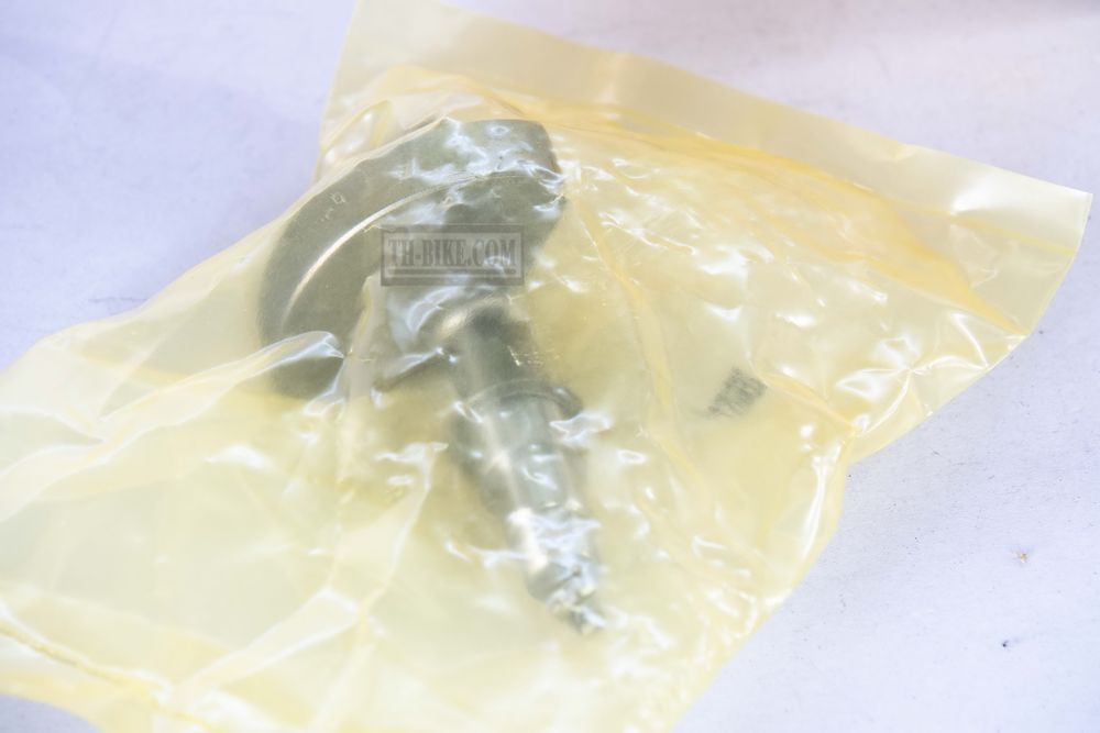 13421-K33-D01. SHAFT, BALANCER.