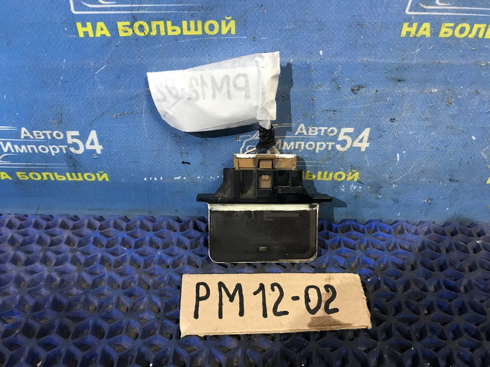 Реостат печки NISSAN LIBERTY 1999