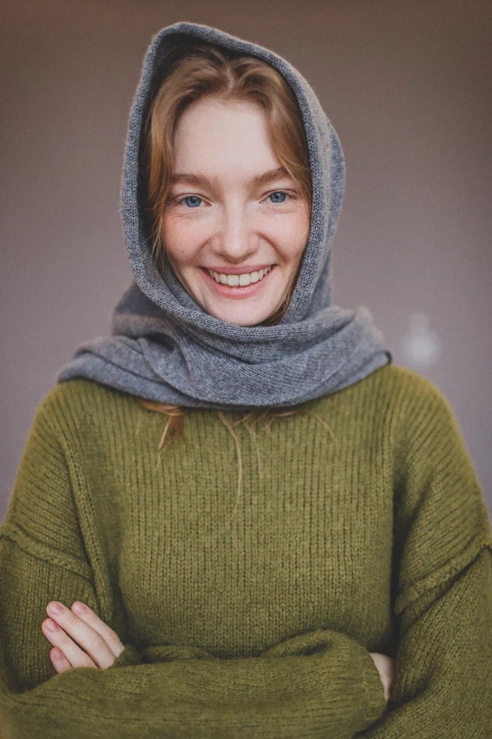 Косынка из кашемира с мериносом светло-серого цвета