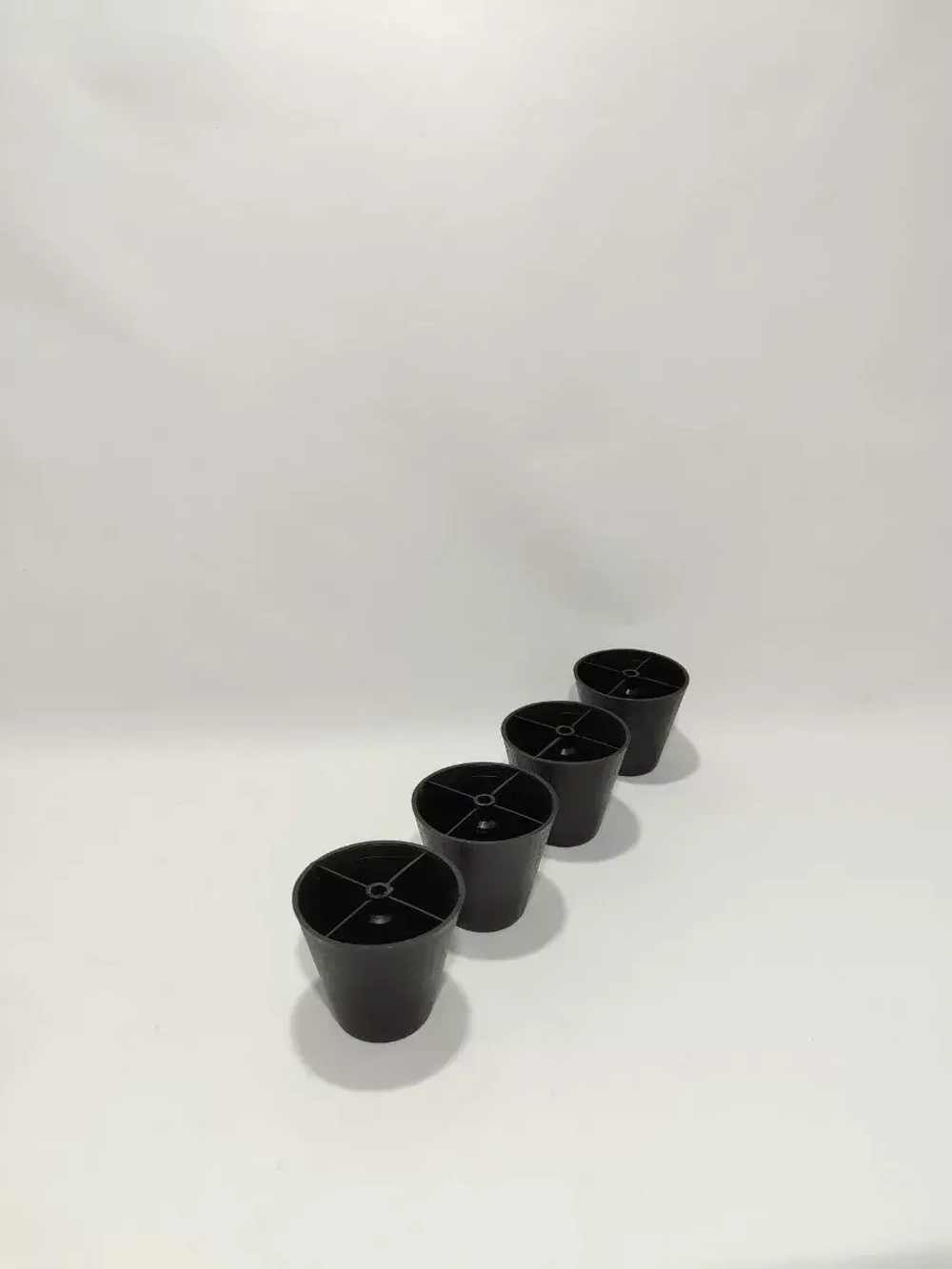 Мебельные ножки пластиковые для дивана шкафа и тумбочки