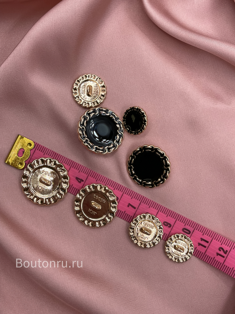 Пуговицы золотые с черной эмалью и ажурным краем
