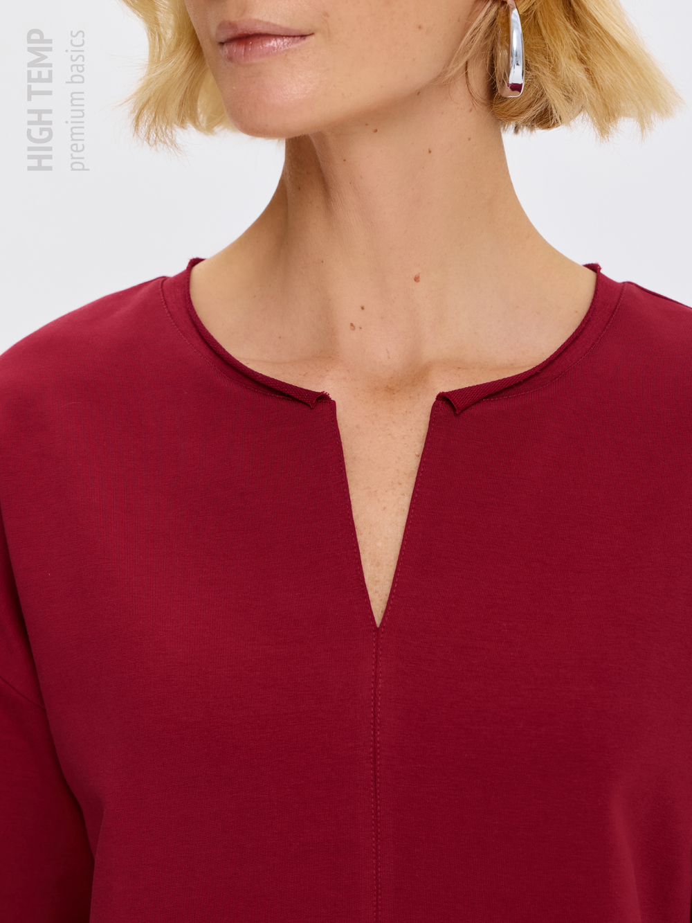 Плотная футболка из футера 2-нитки с V-вырезом HIGH TEMP