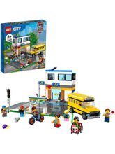 Конструктор LEGO City Community 60329 День в школе