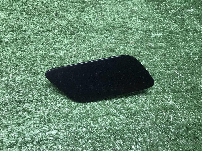 Крышка форсунки правая Audi Q7 2 (2015-2019)