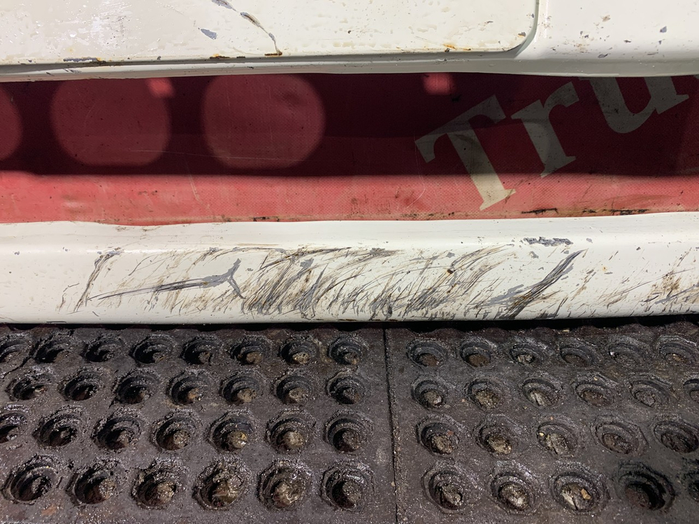 Бампер передний средняя часть 2023г.