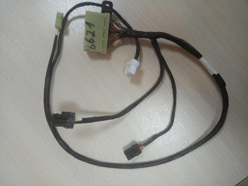 Колодка с проводом на разъем кондиционера ВАЗ 2170 Приора Halla