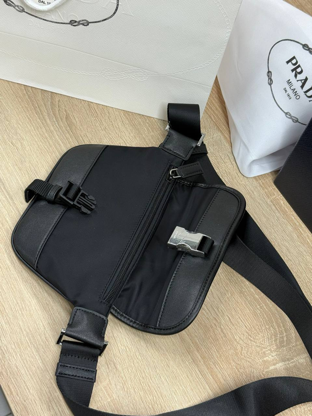 Сумка-мессенджер Prada