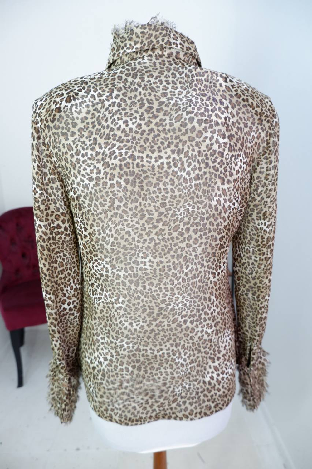 Блузка с анималистическим принтом, визуально 46 размер