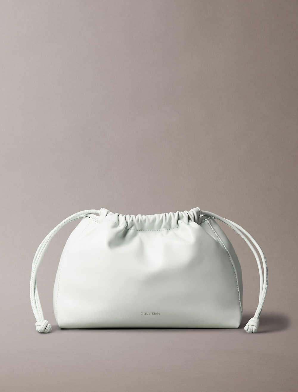 Сумка Calvin Klein Drawstring Crossbody Bag Sky Gray