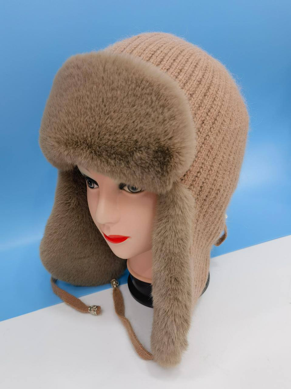 Женская шапка-ушанка