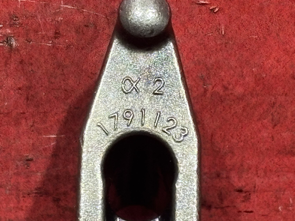 Кронштейн форсунки двигателя 2019 г.