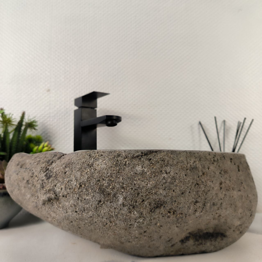 Раковина из речного камня RS-65069 44*36*16 0861