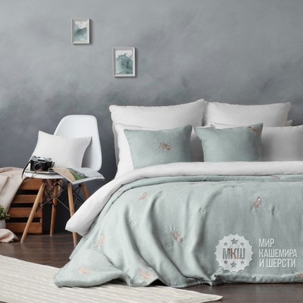 Покрывало для спальни с вышивкой МИККАА (арт. BL02-286-03) - голубое