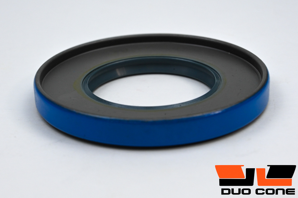 Армированная манжета (Сальник) RE588328 John Deere