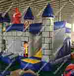 Коммерческий надувной батут "Замок Мерлина", размер 4*4*4 м