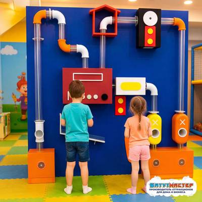 Интерактивная игровая стена «Энергия механизмов», 2,44×0,5×2,44 м