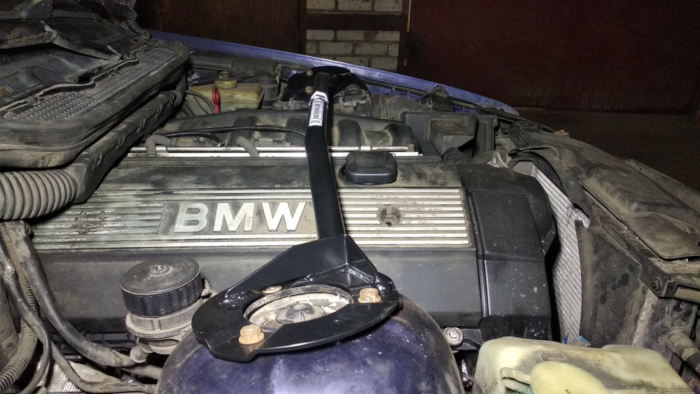 Распорка передних стоек (регулируемая) BMW E36 (ПОД ЗАКАЗ)