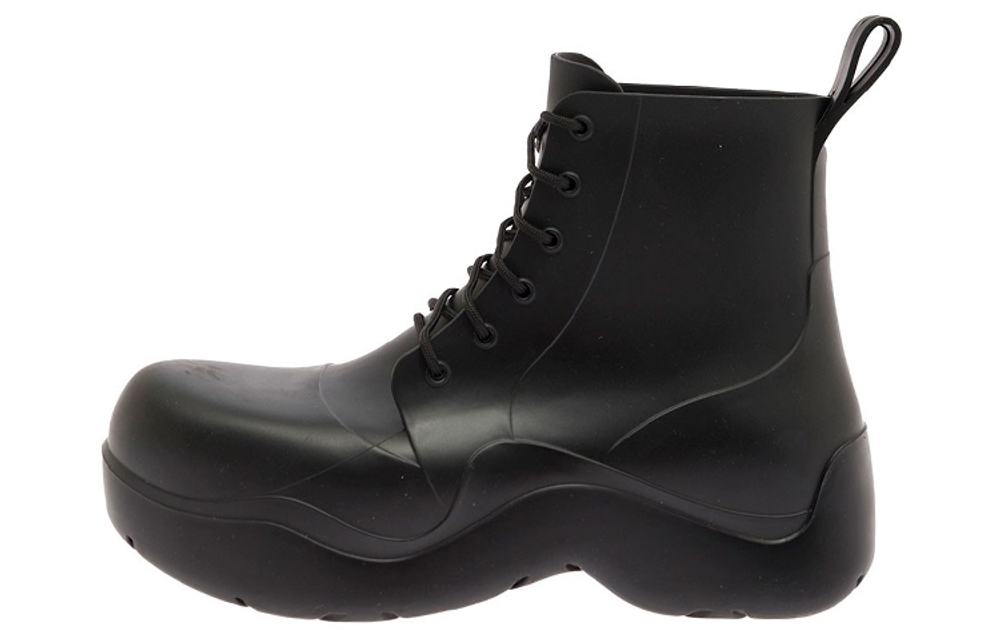 Bottega Veneta Puddle Cow Leather Ankle Boots Men"s Black