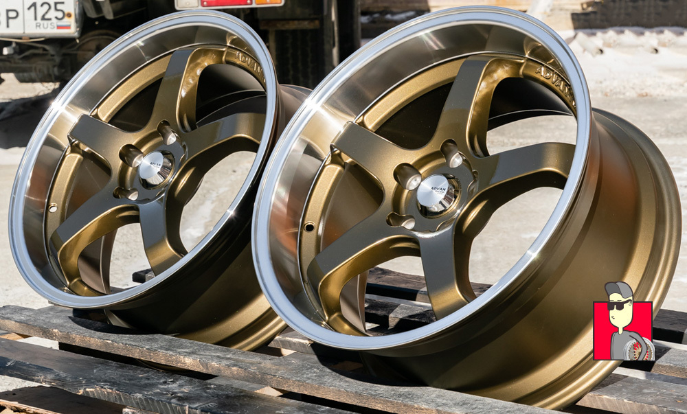 Комплект дисков Advan GT 18x8/9 et38/35 5x114.3